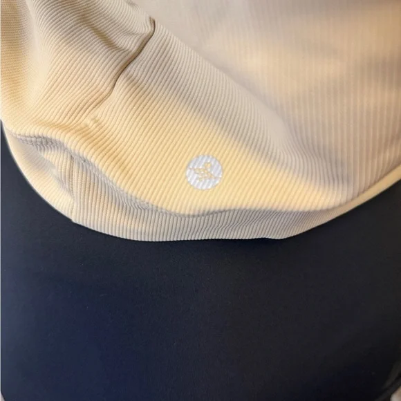 HALARA Patitoff Flow Crew Neck Sleeveless Cropped Yoga Tank Top M Curds & Whey - Picture 7 of 8